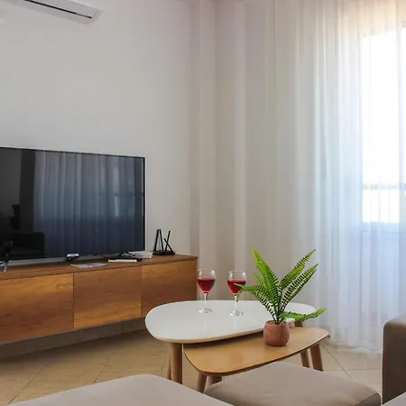 To-mi 1066 Apartment Durrës